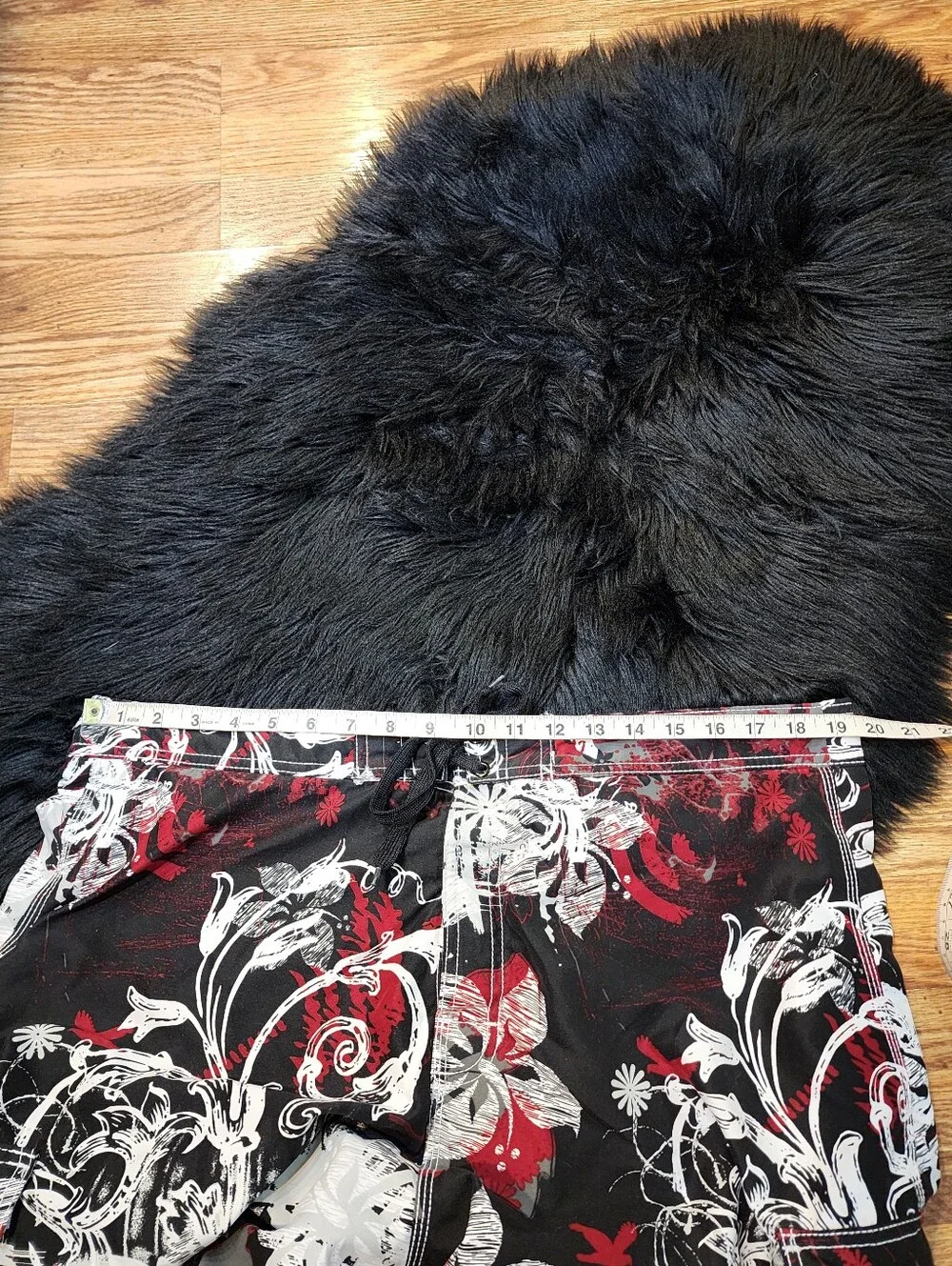 Black & Red Floral Graphic Men’s Board Shorts Swim Shorts Size L 8